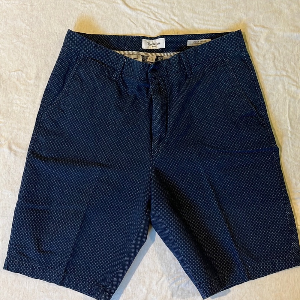 Goodfellow navy dress shorts. Nearly new condition. Waist 32 Inseam ~10